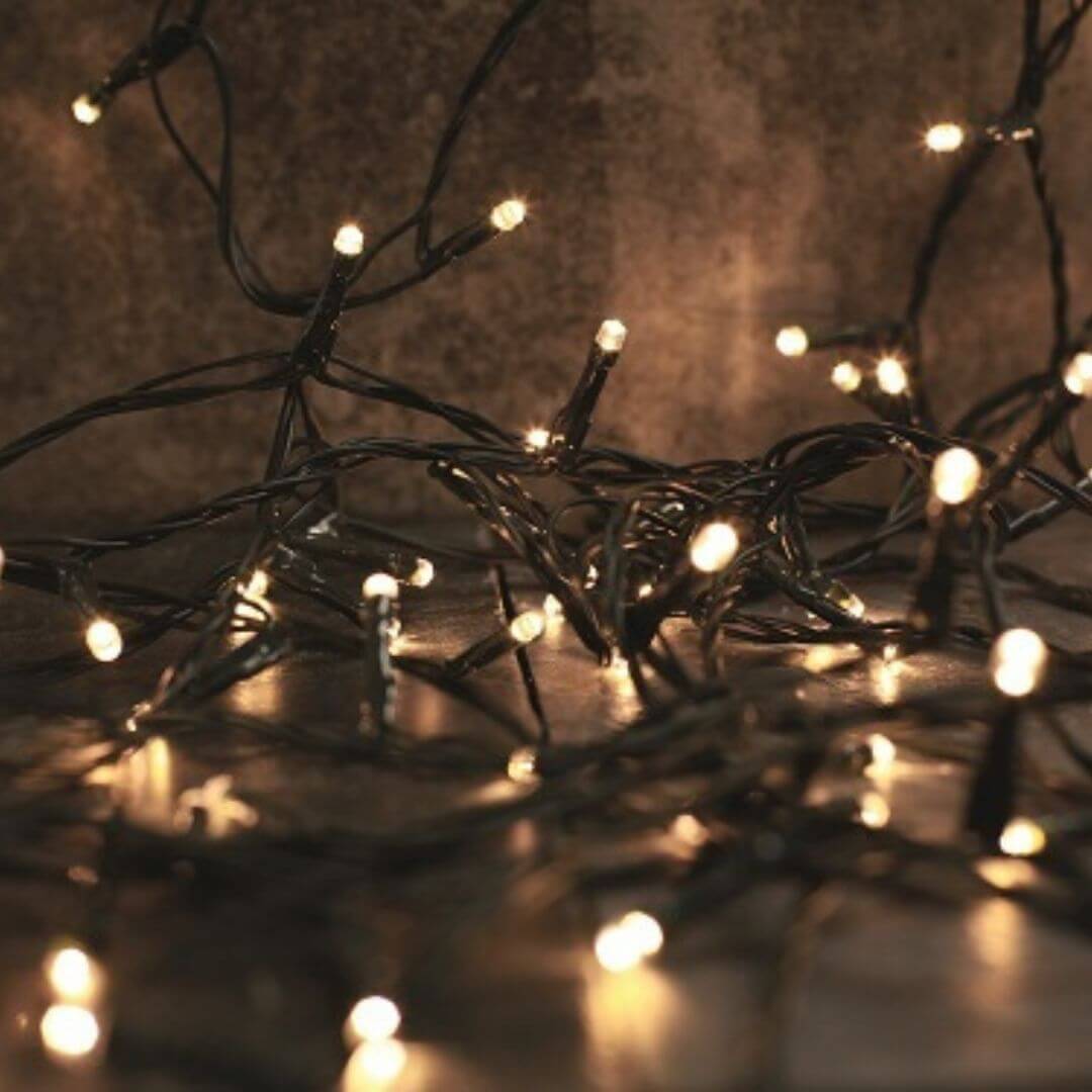 https://www.copperandholly.co.uk/cdn/shop/articles/Fairy_Lights_Differences_blog_post_Cover_Photo_1_1080x.jpg?v=1636554861